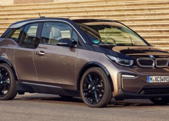 Scossa Bmw, un milione di auto elettriche già vendute