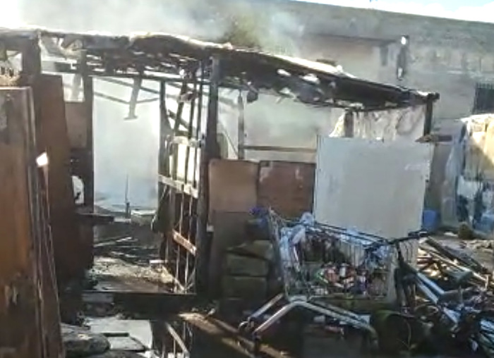 Spento incendio nel campo migranti di Castelvetrano