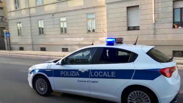 Travolto da un’auto pirata, 68enne muore a Cagliari