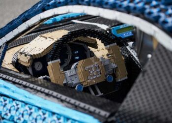 Un milione di mattoncini per una Bugatti Chiron