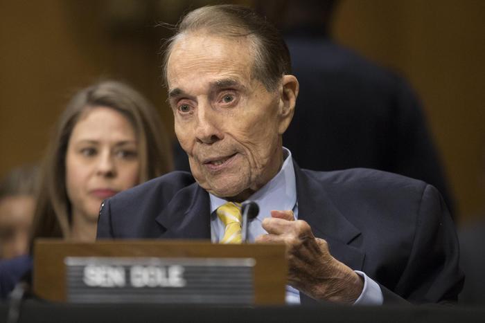 Usa: morto ex senatore ed ex candidato presidenziale Bob Dole