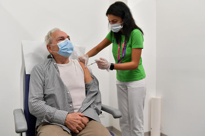 Vaccino influenza potrebbe ridurre del 14% rischio Covid