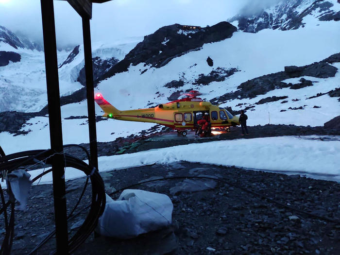 Valanga a La Thuile, uno sciatore sepolto