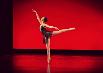 Coreografa e danzatrice di “Cristian Music Festival al Sanremo 2022– Festival della Canzone Cristiana Sanremo” l’artista partenopea IlariaSambucci