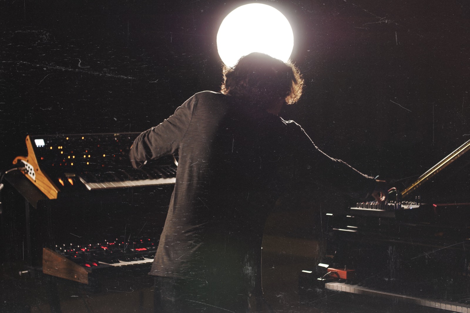 Mattia Vlad Morleo firma le musiche di Drawing The Holocaust, per la Giornata della Memoria