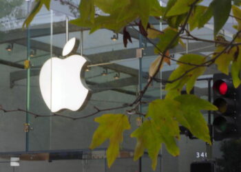 Apple, richiederà tamponi a impiegati che non hanno booster