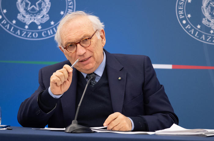 Bianchi: “La scuola ha riaperto e non ci sono stati disastri. Ora semplificazione dei certificati post Covid”