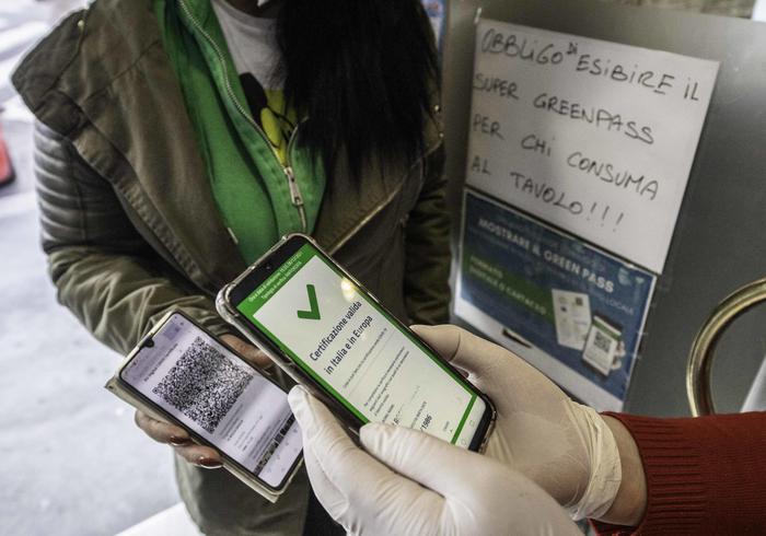 Costa: ‘Si arriverà a super green pass per tutti i lavoratori’