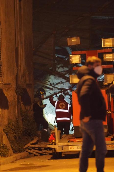 Crollo Afragola: vigili del fuoco, nessuna persona coinvolta
