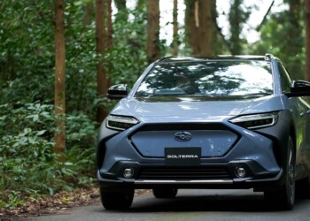 Solterra, il primo veicolo completamente elettrico di Subaru