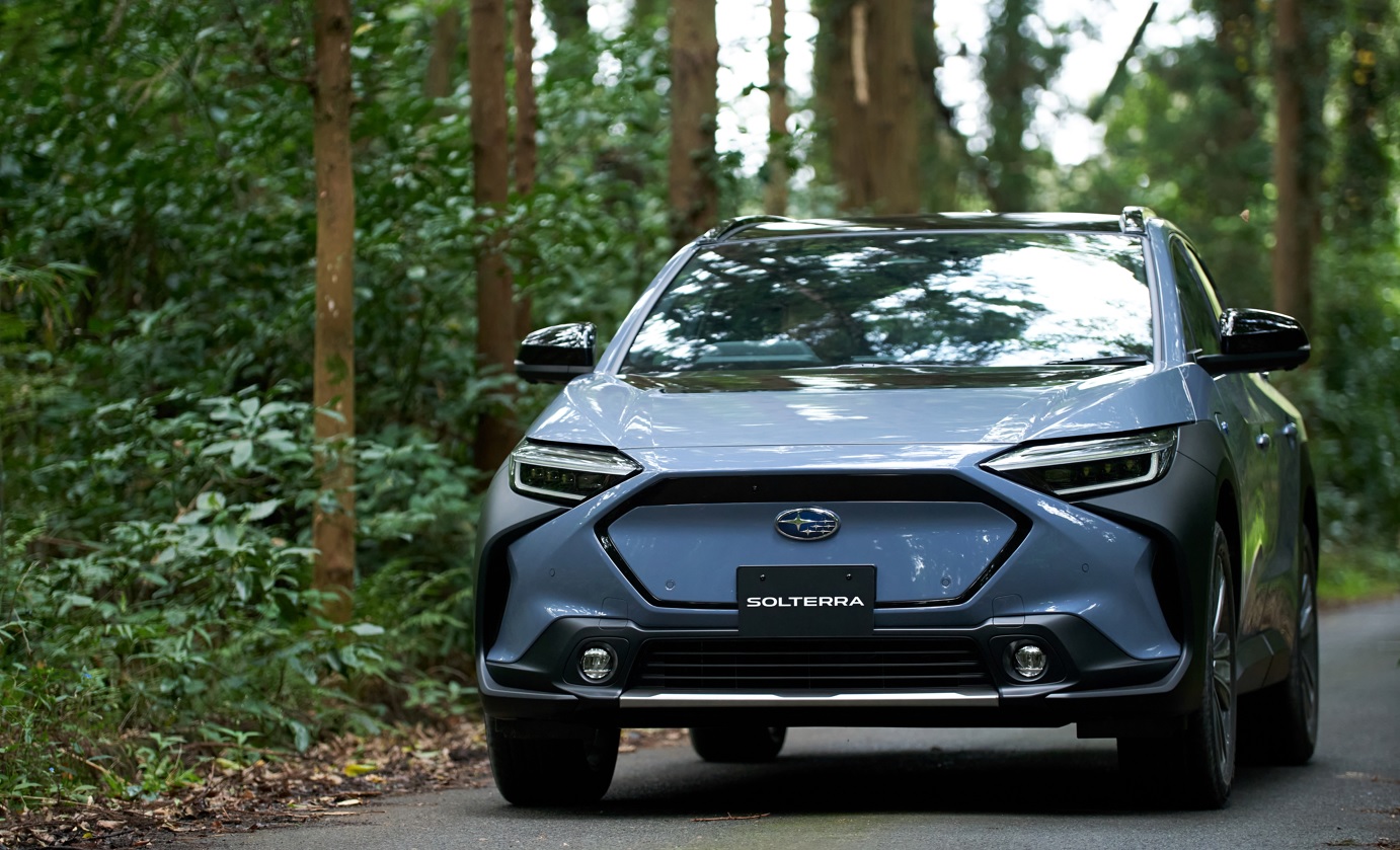 Solterra, il primo veicolo completamente elettrico di Subaru