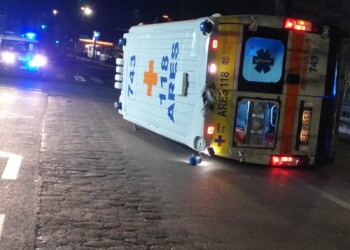 Ugl Salute: “Ambulanza coinvolta in un incidente.Tragedia sfiorata, sicurezza sul lavoro sia priorità”