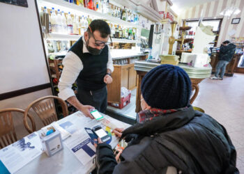 Italiani online, pandemia ha spinto i servizi di PA e sanità
