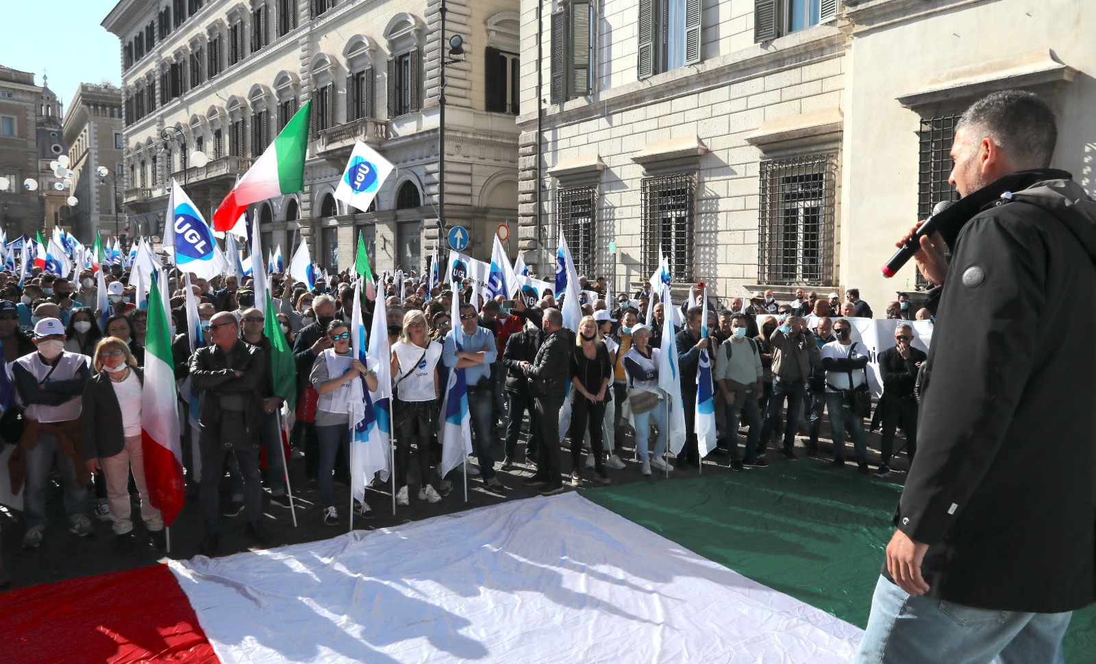 Sanità, gli italiani rinunciano a curarsi.