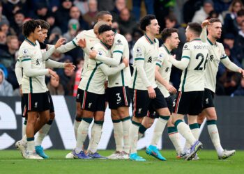 Premier, il Liverpool vince 3-1. Pareggiano Arsenal e Leicester