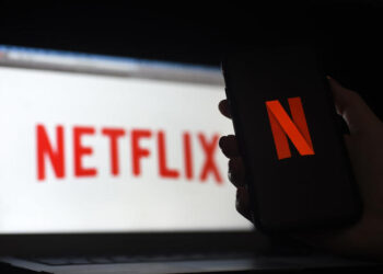Rallenta crescita abbonati, tonfo Netflix a Wall Street