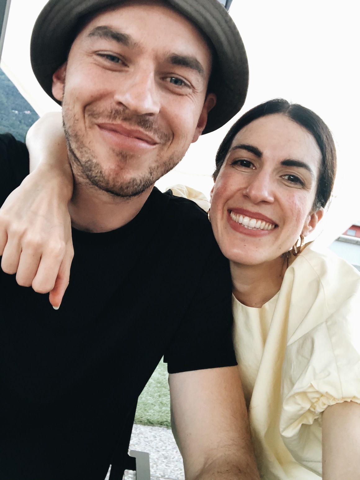 È uscito By Your Side – La mia vita insieme a te: una raccolta 2.0 di racconti di una storia d’amore lunga 14 anni