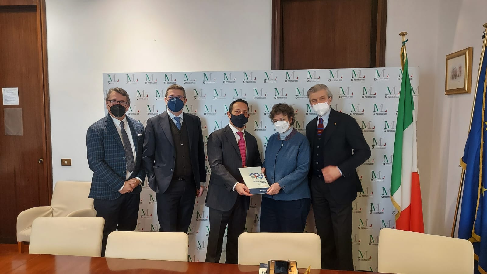 LA PERSONA AL CENTRO: OTTO RIFORME PRIORITARIE PER IL LAVORO 4.0