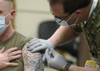 Secondo quanto emerso da un’audizione al Congresso del senatore Ron Johnson riportata alcuni medici militari hanno fornito dati impressionanti circa l’esplosione di malattie tra i militari registratasi nei primi dieci mesi del 2021 rispetto ai dati degli anni precedenti.