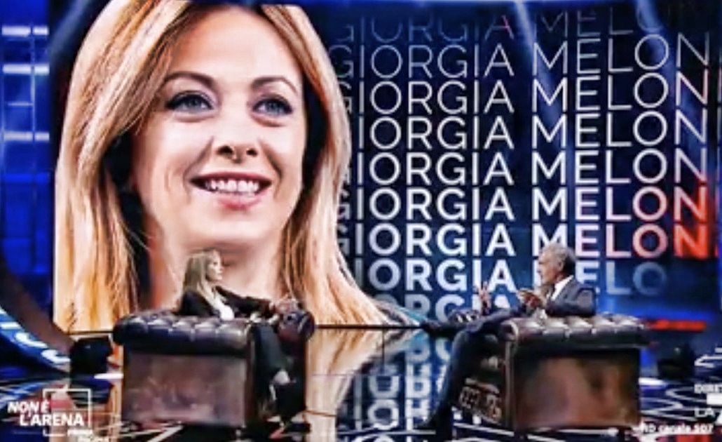 Molte le tematiche di questa puntata a Non e' l'Arena dalle categorie in ginocchio, come quella dei ristoratori danneggiati non solo dal virus