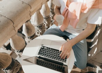 LAVORO, ECCO LE 5 PROFESSIONI NOMADI DIGITALI DEL 2022