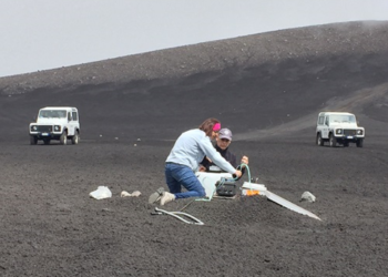 DAS (rilevamento acustico distribuito), è stato in grado di rilevare per la prima volta su una fibra i segni dell’attività vulcanica dell’Etna.
