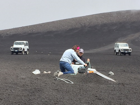 DAS (rilevamento acustico distribuito), è stato in grado di rilevare per la prima volta su una fibra i segni dell’attività vulcanica dell’Etna.