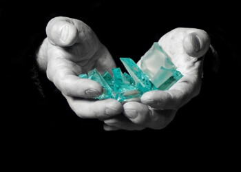 La magia del vetro a Roma, le meravigliose sculture dell’artista Carlo Baldessari