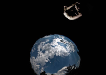 In occasione della Giornata Mondiale della Terra the rooom presenta “La prima Cosa bella” mostra dell’artista Gianluca Chiodi