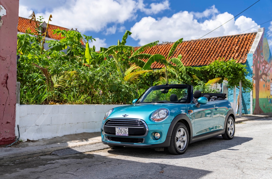 Con MINI Cabrio alla scoperta di Curaçao l’isola olandese nei Caraibi