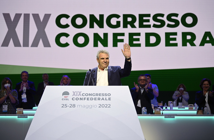 Cisl: Luigi Sbarra rieletto segretario generale