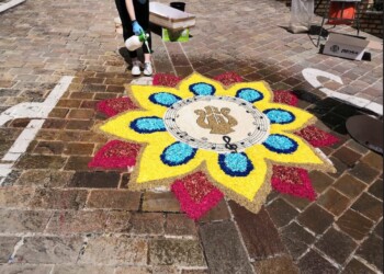 Corpus Domini, a Castelraimondo con l’Infiorata è tripudio di colori e profumi