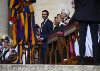 Il Papa proclama 10 nuovi santi, Mattarella alla messa