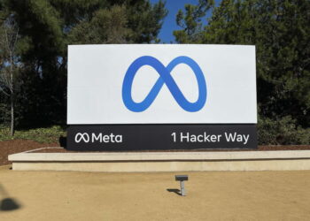 Meta, occhiali realtà aumentata sostituiranno smartphone
