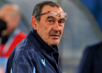 Sarri, dal dito medio alla Juve inallenabile: ricordi lo Stadium?
