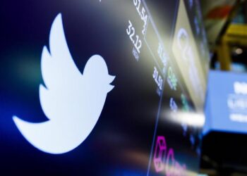 Via due manager, Twitter congela assunzioni e taglia costi