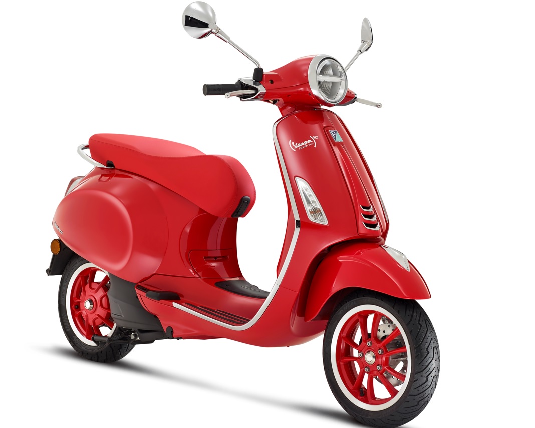 Il rosso di Vespa Elettrica (Red) arriva in concessionaria