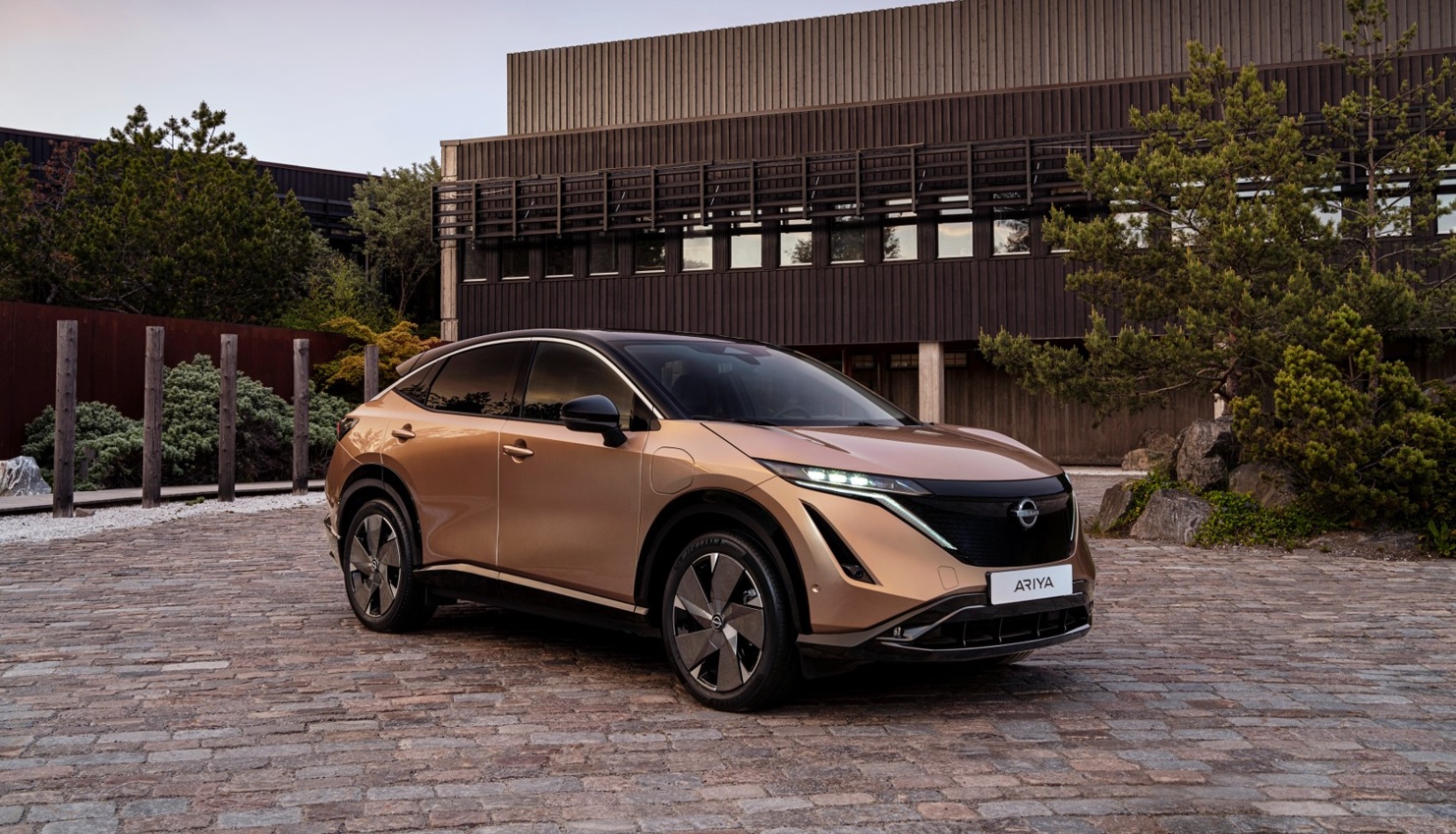 Nissan Ariya doppio riconoscimento agli Auto Express Awards 2022