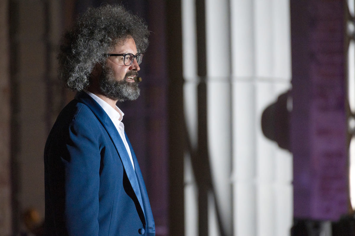 SIMONE CRISTICCHI in PARADISO dalle tenebre alla luce dalla Divina Commedia di Dante Alighieri