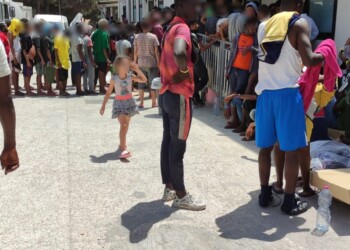 Immigrazione, Fsp: “A Lampedusa si lavora senza mediatori culturali e in condizioni insostenibili”