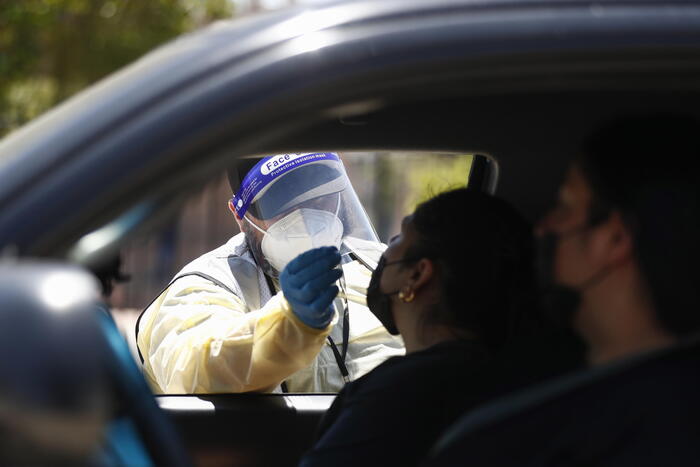 Covid: 75 morti, 10.418 positivi. Tasso al 16,5%