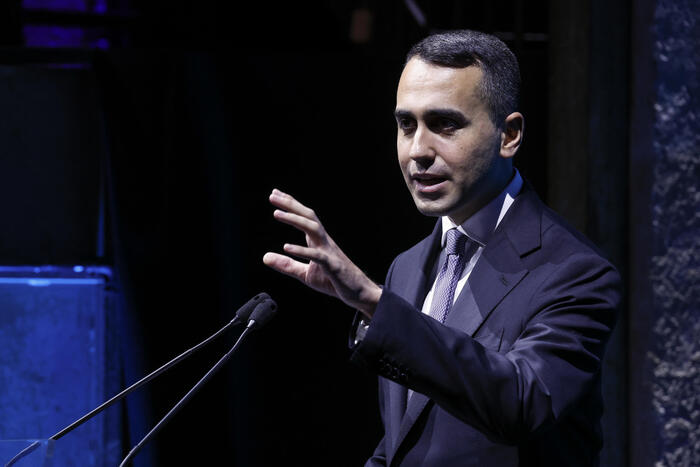 Di Maio: “Le destre bruceranno i risparmi degli italiani”