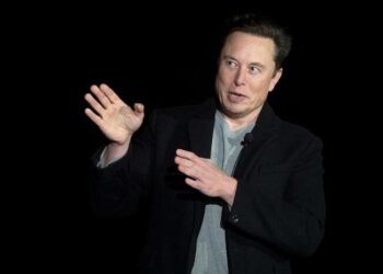 Elon Musk su Twitter: “Compro il Manchester United”. Ma è uno scherzo