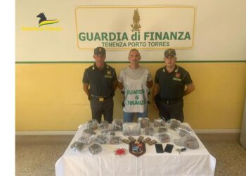 Fermato a Porto Torres con 12 kg di droga per 1,5 milioni