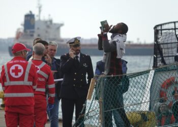 Migranti: in 750 in arrivo tra Porto Empedocle e Pozzallo