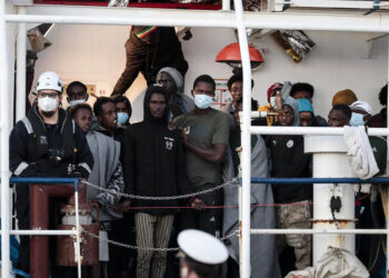 Migranti: record di sbarchi a Lampedusa, hotspot stracolmo