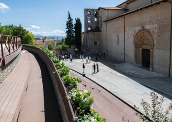 Papa a L’Aquila, 6.400 posti a sedere per 12mila presenze