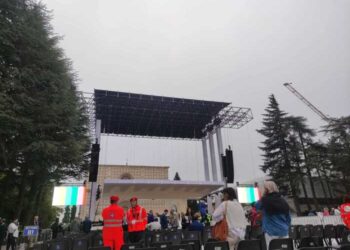 Papa all’Aquila: in città risveglio frenetico per l’attesa