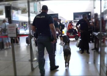 Ragazzina scappa da casa e denuncia abusi, aperta inchiesta