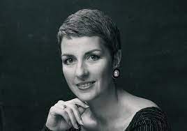 La storia di Valeria Lobbia: fotografa ritrattista che celebra il valore delle donne